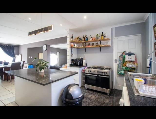 3 BEDROOM HOUSE FOR SALE IN RISANA